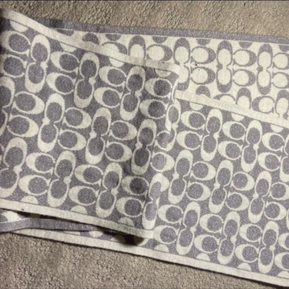 Coach Monogram Gray and White Scarf